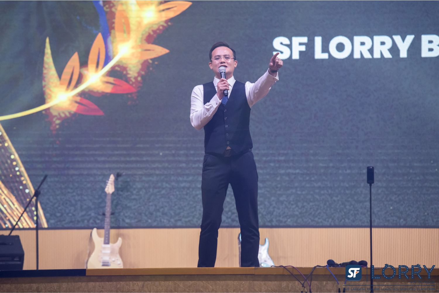 SF Lorry team presenting digital truck Malaysia solutions at Johor logistics exhibition 2024