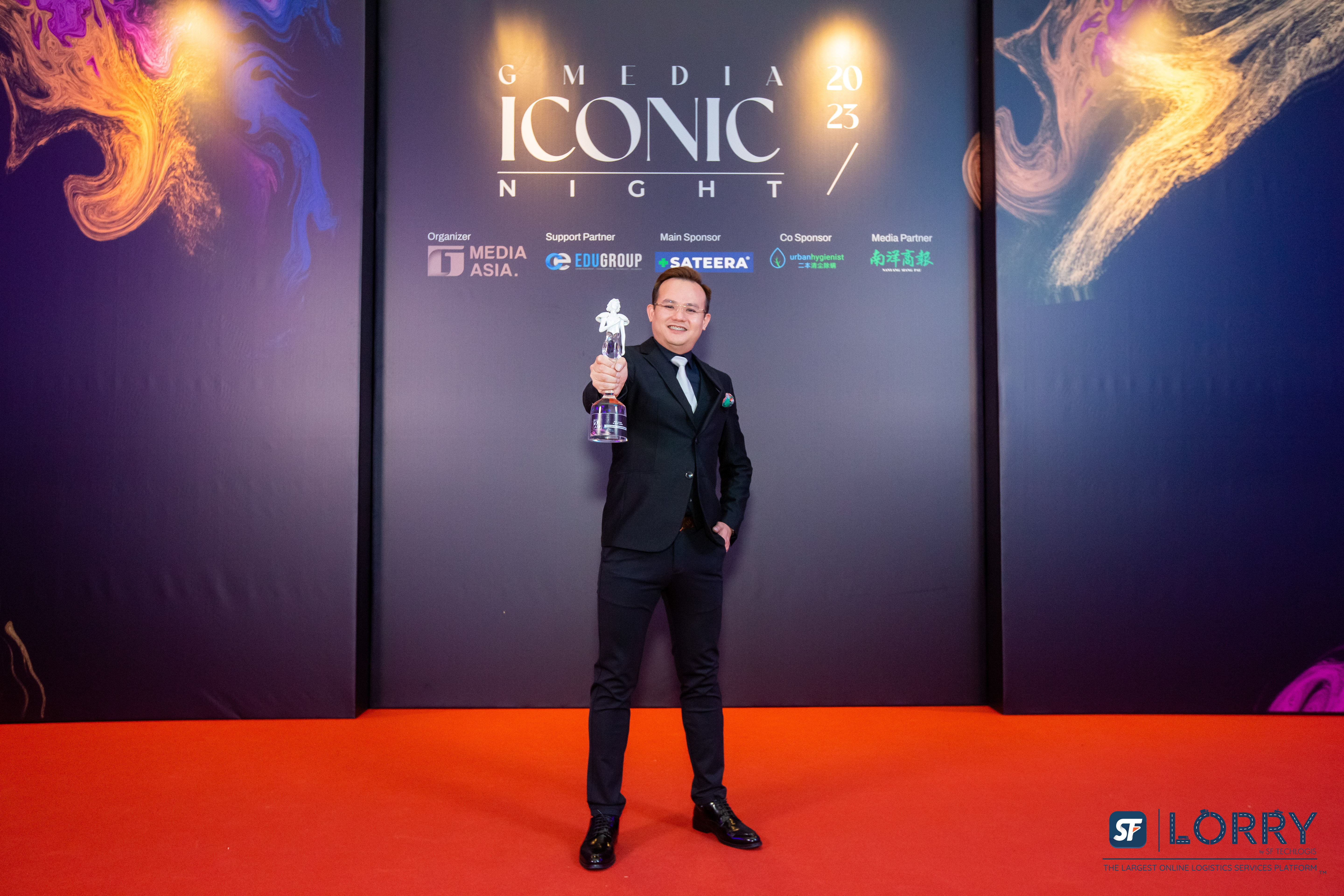 Dato' Dr. Tan Soon Hong receives G Iconic Award 2023 at G Media Asia ceremony
